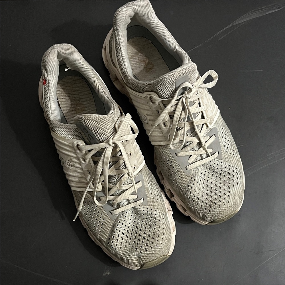 On Running Men's Light Gray Athletic Shoes